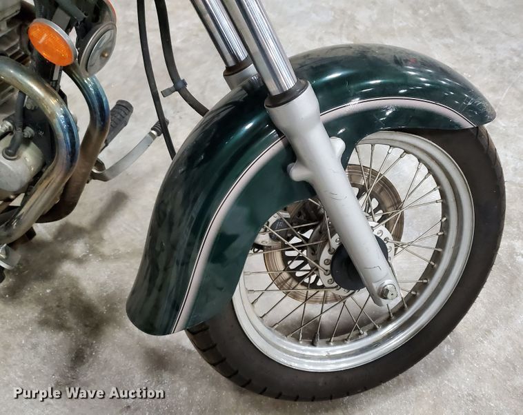 image for item GW9738 2001 Suzuki GZ250 motorcycle