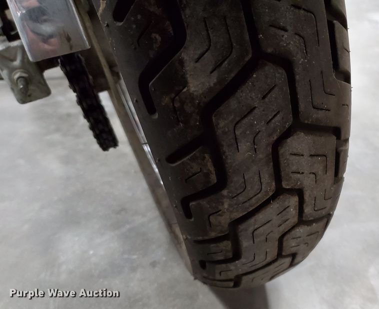image for item GW9738 2001 Suzuki GZ250 motorcycle