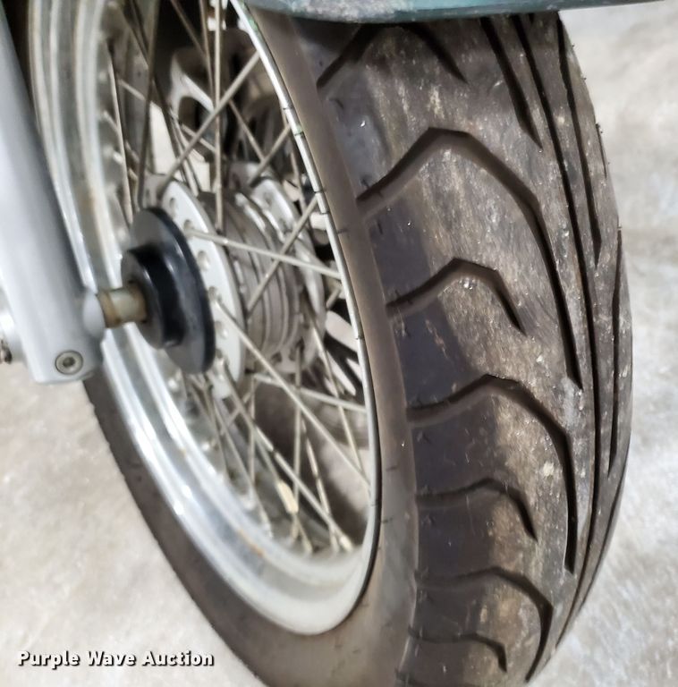 image for item GW9738 2001 Suzuki GZ250 motorcycle