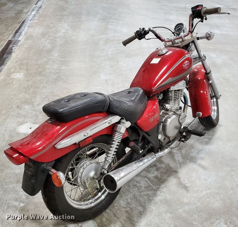 image for item GW9740 2001 Suzuki GZ250 motorcycle