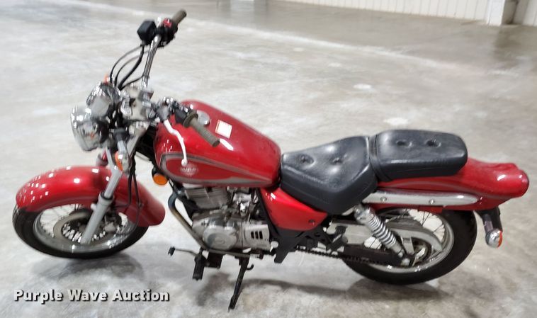 image for item GW9740 2001 Suzuki GZ250 motorcycle