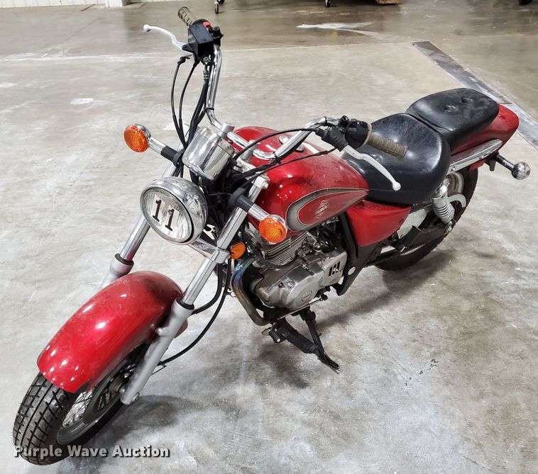 image for item GW9740 2001 Suzuki GZ250 motorcycle