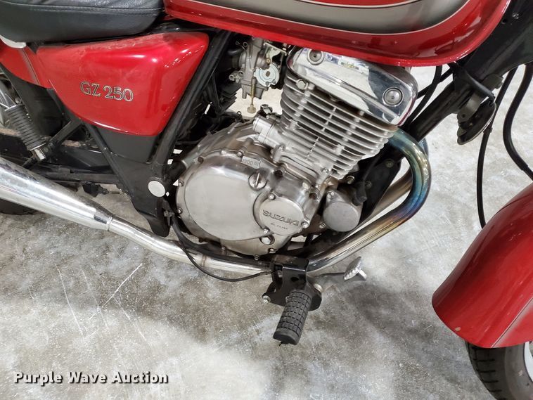 image for item GW9740 2001 Suzuki GZ250 motorcycle