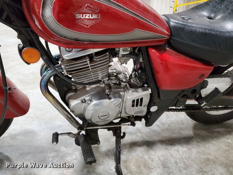image for item GW9740 2001 Suzuki GZ250 motorcycle