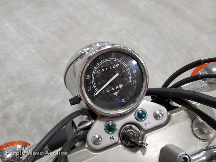 image for item GW9740 2001 Suzuki GZ250 motorcycle