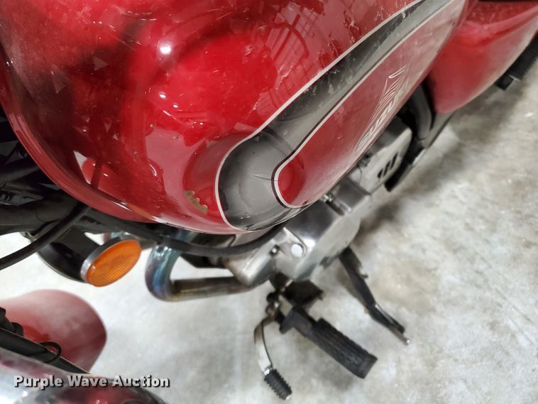 image for item GW9740 2001 Suzuki GZ250 motorcycle