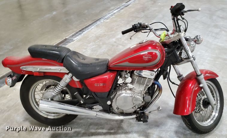 image for item GW9742 2001 Suzuki GZ250 motorcycle