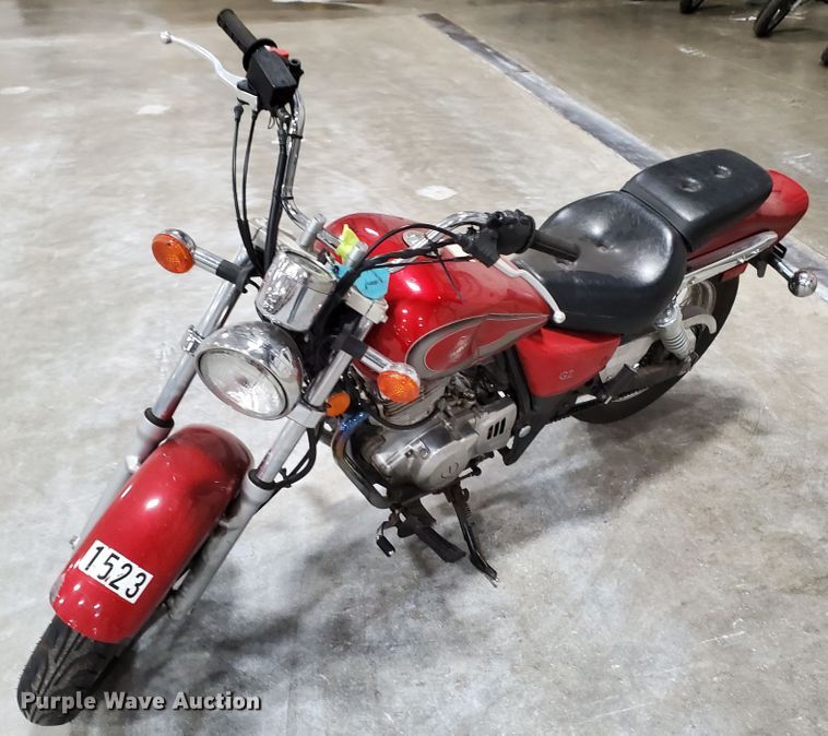 image for item GW9742 2001 Suzuki GZ250 motorcycle