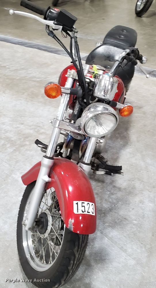image for item GW9742 2001 Suzuki GZ250 motorcycle