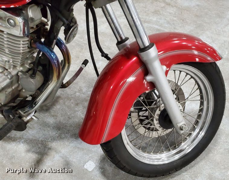 image for item GW9742 2001 Suzuki GZ250 motorcycle
