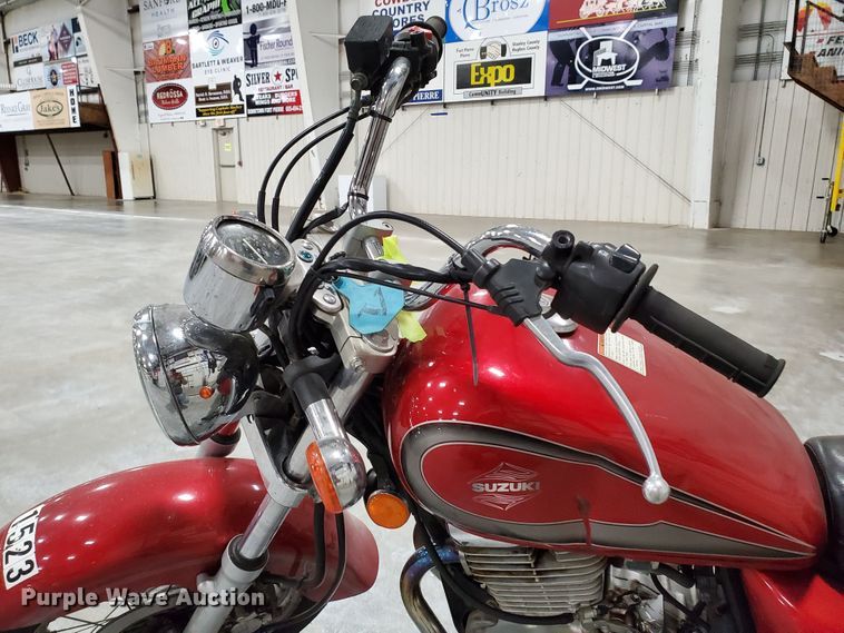 image for item GW9742 2001 Suzuki GZ250 motorcycle