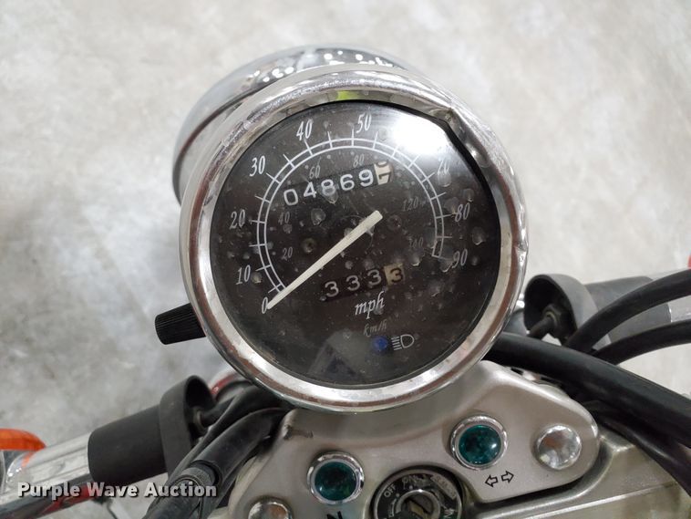 image for item GW9742 2001 Suzuki GZ250 motorcycle