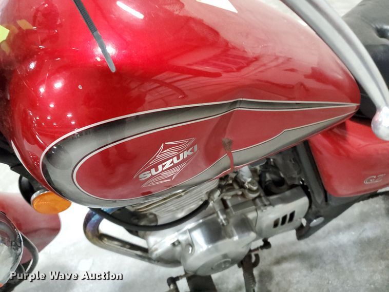 image for item GW9742 2001 Suzuki GZ250 motorcycle