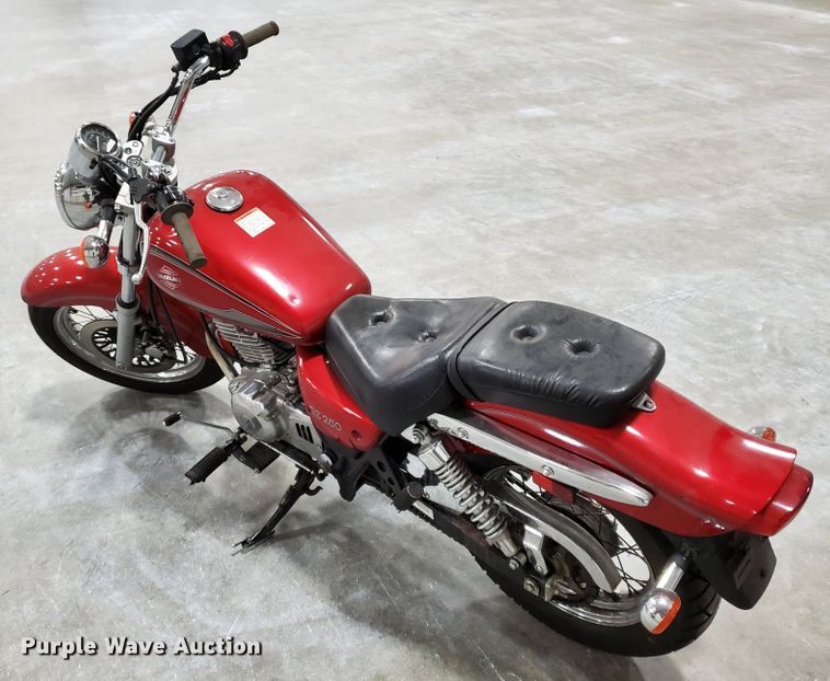 image for item GW9743 2001 Suzuki GZ250 motorcycle