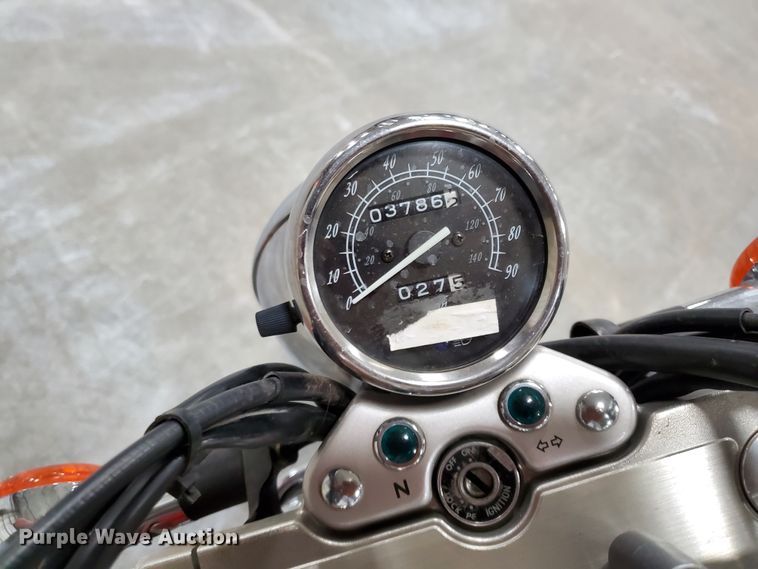 image for item GW9743 2001 Suzuki GZ250 motorcycle
