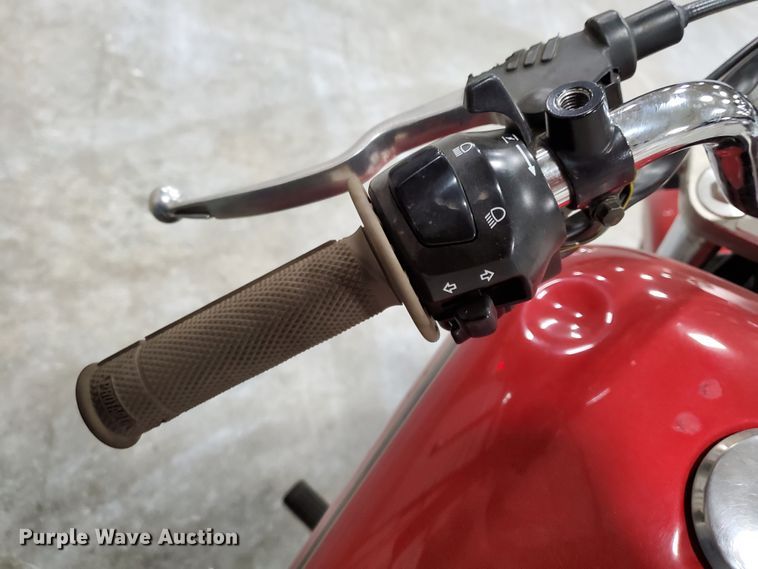 image for item GW9743 2001 Suzuki GZ250 motorcycle
