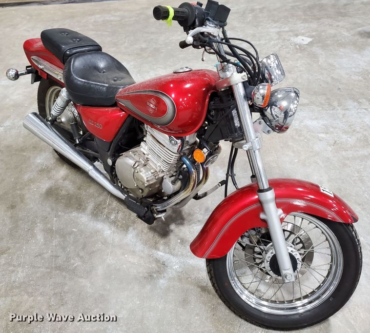 image for item GW9748 2001 Suzuki GZ250 motorcycle