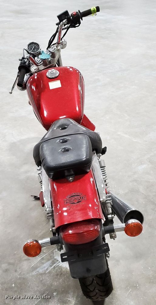 image for item GW9748 2001 Suzuki GZ250 motorcycle