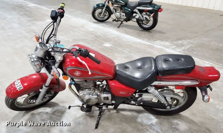 image for item GW9748 2001 Suzuki GZ250 motorcycle