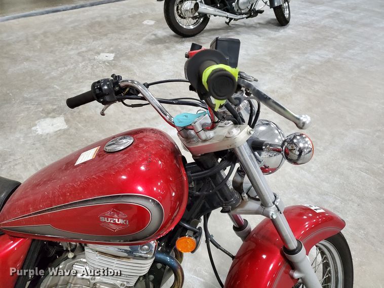 image for item GW9748 2001 Suzuki GZ250 motorcycle