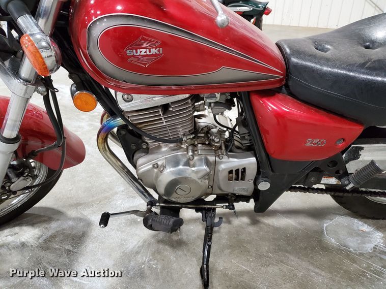 image for item GW9748 2001 Suzuki GZ250 motorcycle