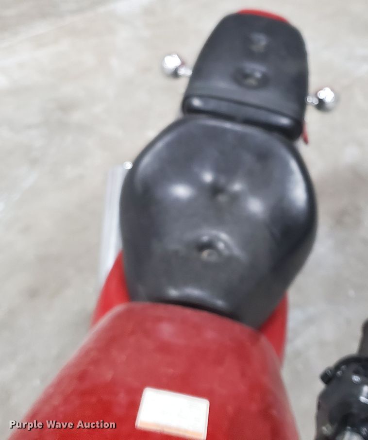 image for item GW9748 2001 Suzuki GZ250 motorcycle