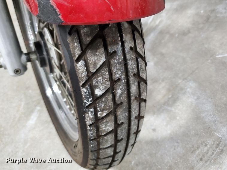 image for item GW9748 2001 Suzuki GZ250 motorcycle