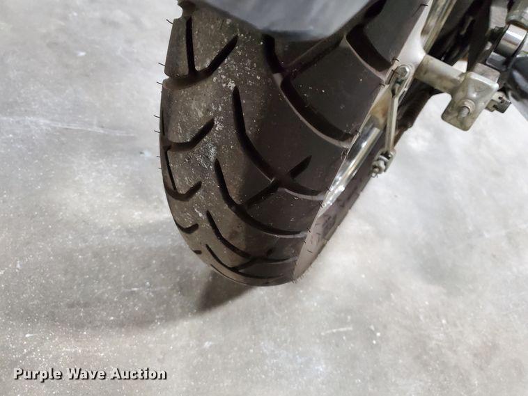 image for item GW9748 2001 Suzuki GZ250 motorcycle