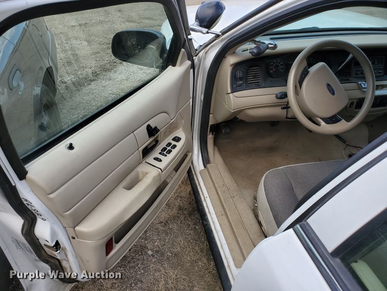 image for item GW9773 2006 Ford Crown Victoria Police Interceptor