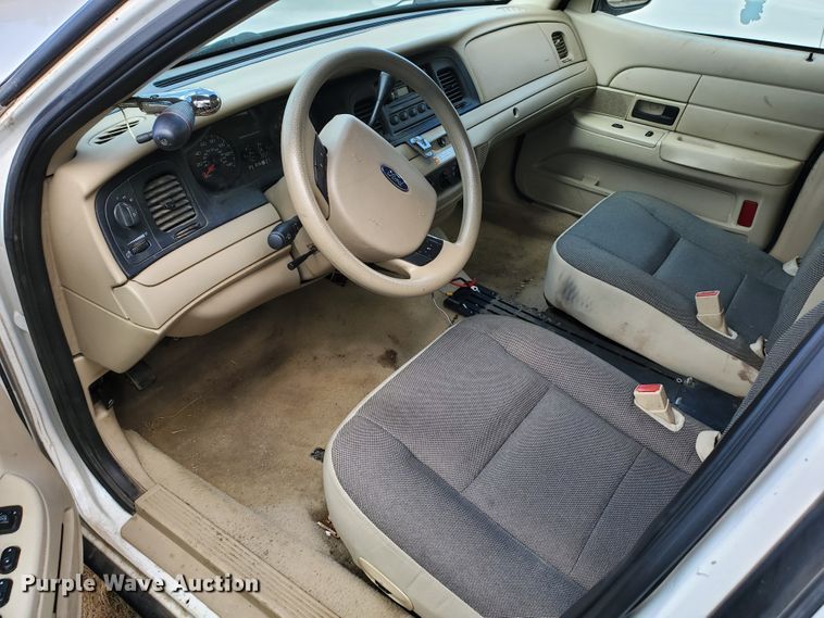 image for item GW9773 2006 Ford Crown Victoria Police Interceptor