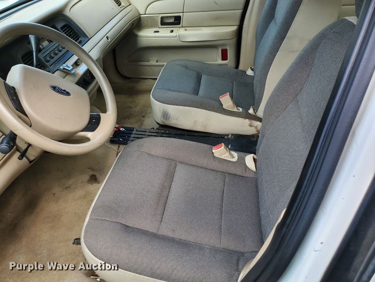 image for item GW9773 2006 Ford Crown Victoria Police Interceptor