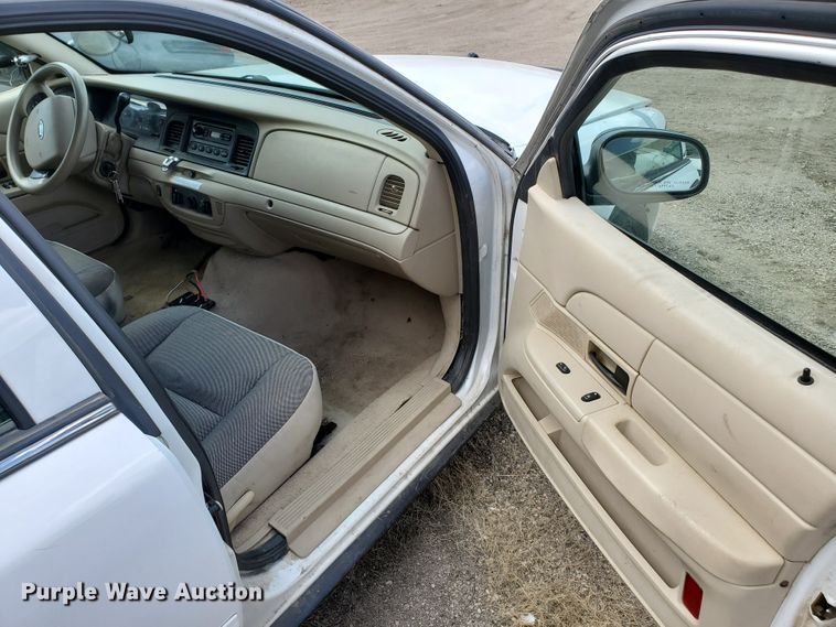 image for item GW9773 2006 Ford Crown Victoria Police Interceptor