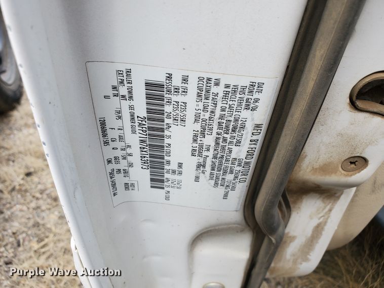 image for item GW9773 2006 Ford Crown Victoria Police Interceptor