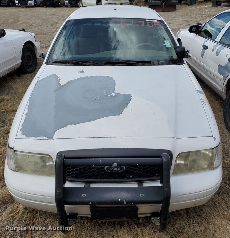image for item GW9774 2004 Ford Crown Victoria Police Interceptor