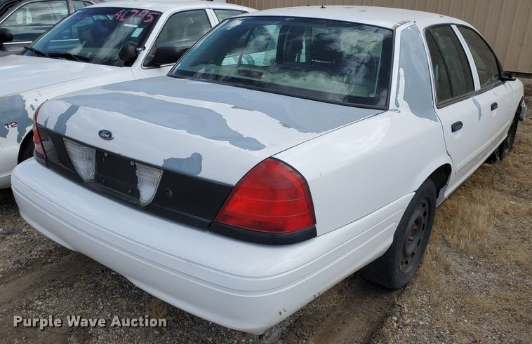 image for item GW9774 2004 Ford Crown Victoria Police Interceptor
