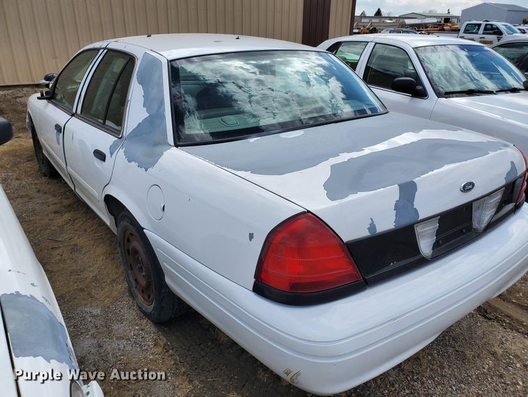 image for item GW9774 2004 Ford Crown Victoria Police Interceptor