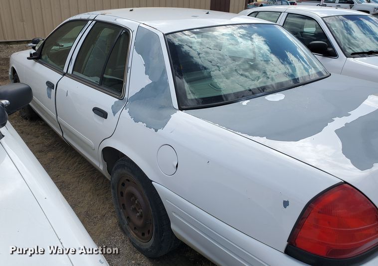 image for item GW9774 2004 Ford Crown Victoria Police Interceptor