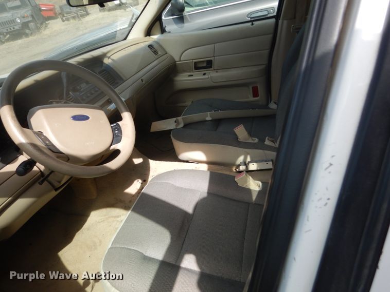 image for item GW9775 2006 Ford Crown Victoria Police Interceptor