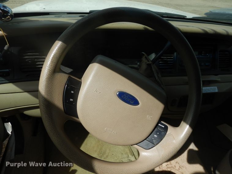 image for item GW9775 2006 Ford Crown Victoria Police Interceptor