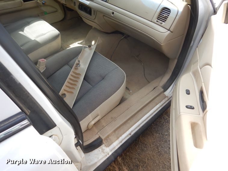 image for item GW9775 2006 Ford Crown Victoria Police Interceptor