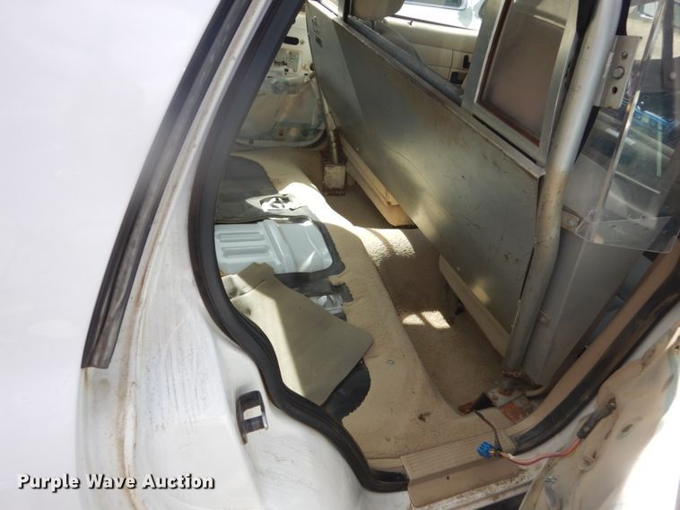 image for item GW9775 2006 Ford Crown Victoria Police Interceptor