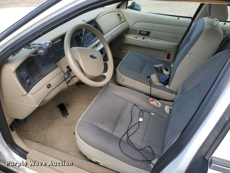 image for item GW9778 2009 Ford Crown Victoria Police Interceptor