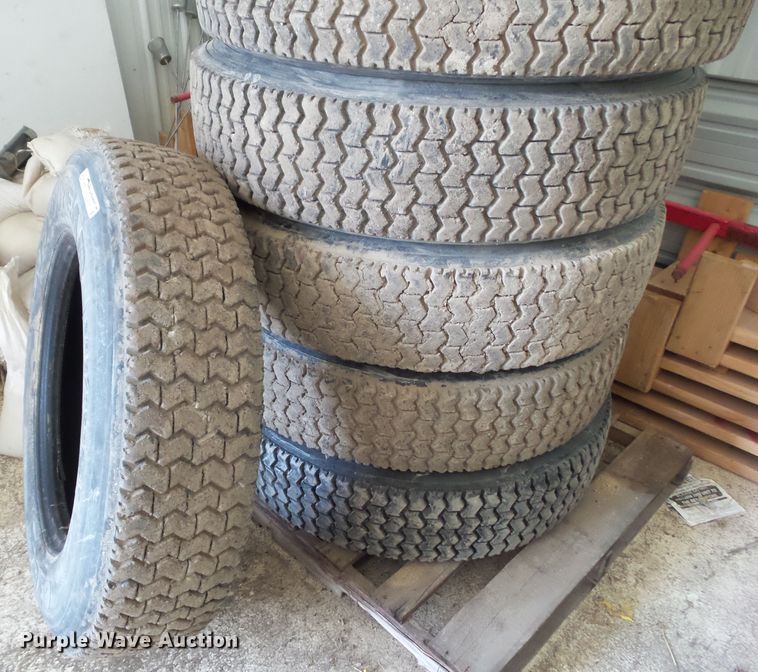 image for item GX9027 (7) Goodyear 285/75R24.5 tires