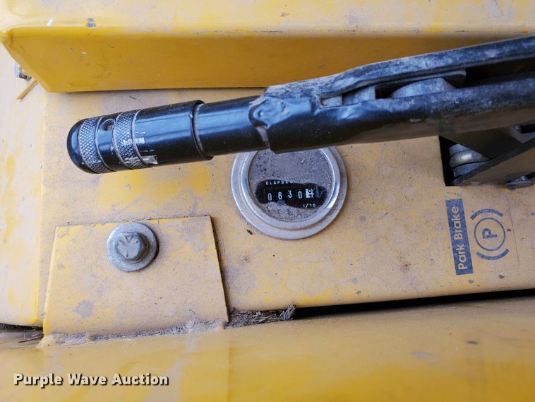 image for item GX9914 1993 Ex-Cel Hustler 4500 924738 ZTR lawn mower