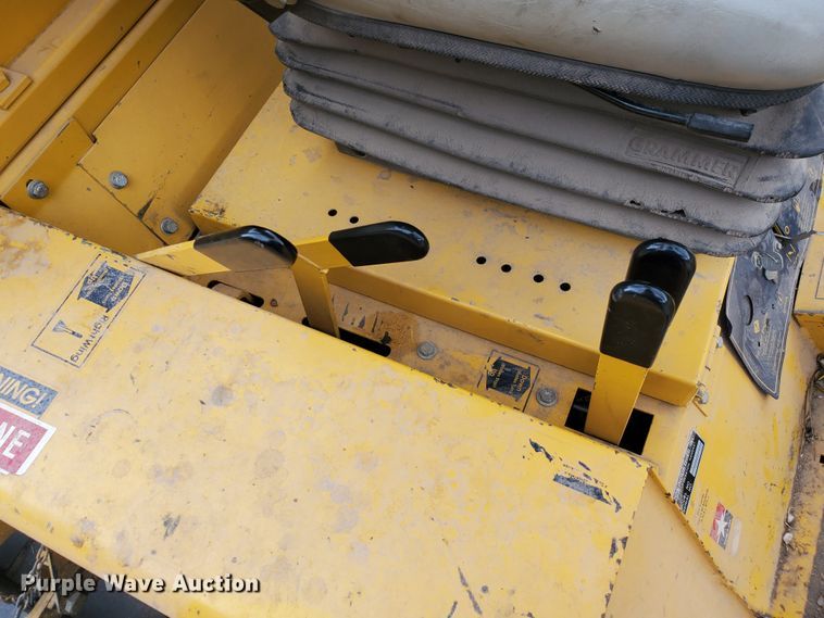 image for item GX9914 1993 Ex-Cel Hustler 4500 924738 ZTR lawn mower