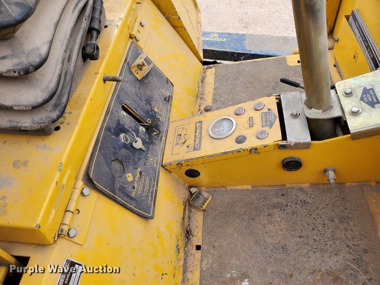 image for item GX9914 1993 Ex-Cel Hustler 4500 924738 ZTR lawn mower