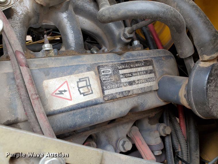 image for item GX9914 1993 Ex-Cel Hustler 4500 924738 ZTR lawn mower