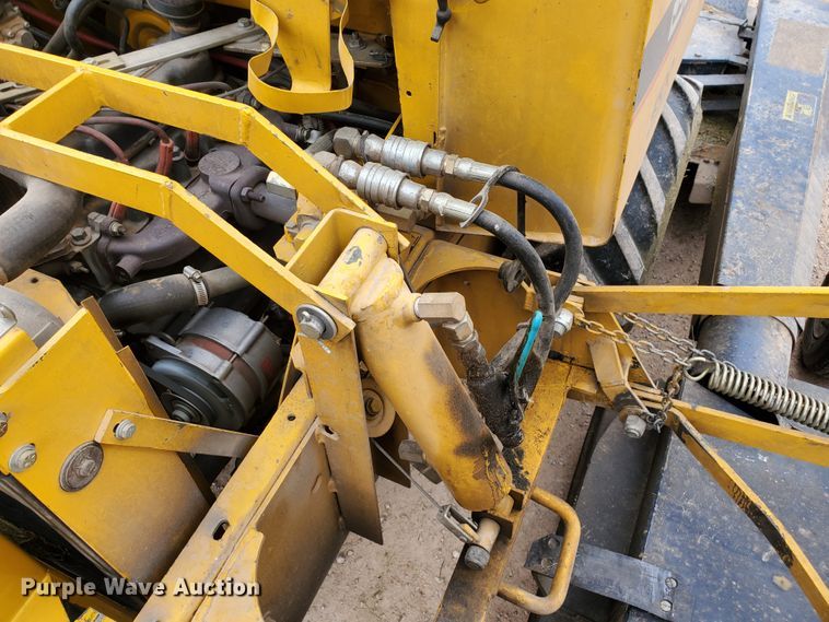 image for item GX9914 1993 Ex-Cel Hustler 4500 924738 ZTR lawn mower