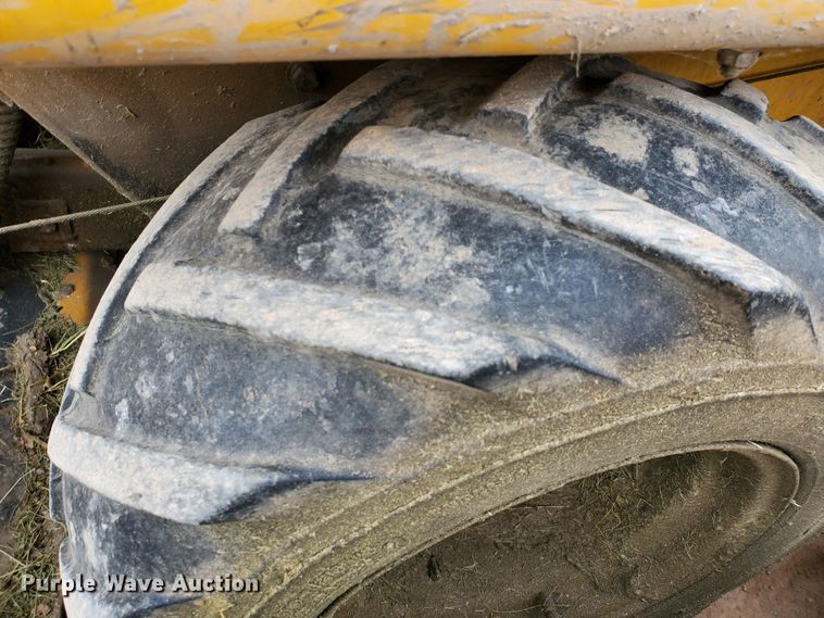 image for item GX9914 1993 Ex-Cel Hustler 4500 924738 ZTR lawn mower