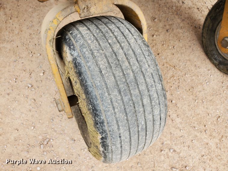 image for item GX9914 1993 Ex-Cel Hustler 4500 924738 ZTR lawn mower